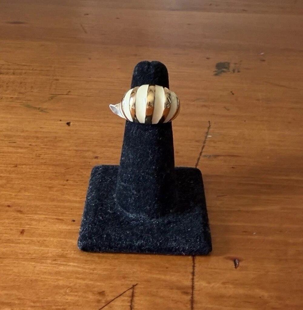 Vintage Signed 18K HGE Gold Plated Cream Enamel Domed Shrimp Ring Size 9